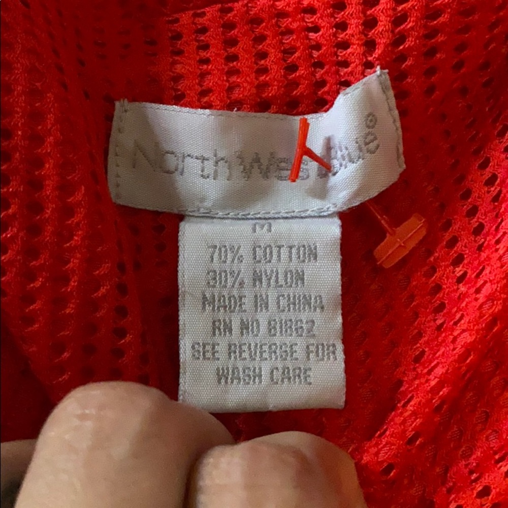 Netted Red Vest - Picture 2 of 3